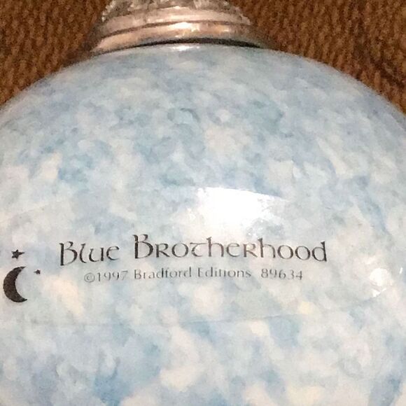 Ornaments Vintage set of four Bradford edition ￼ Porcelain Wolf￼￼ ornaments - Picture 6 of 9